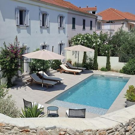 Villa Mira With A Heated Pool And A Sea View Božava Exteriér fotografie
