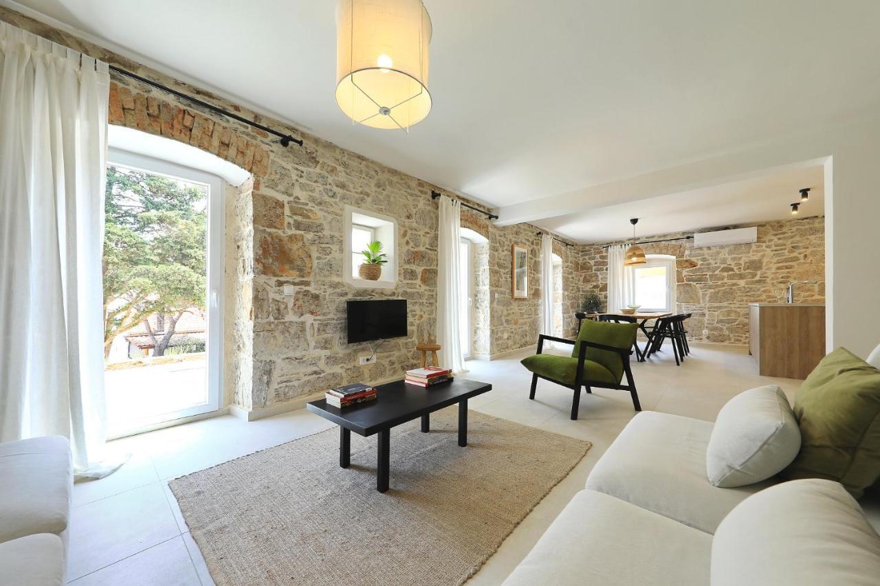Villa Mira With A Heated Pool And A Sea View Božava Exteriér fotografie