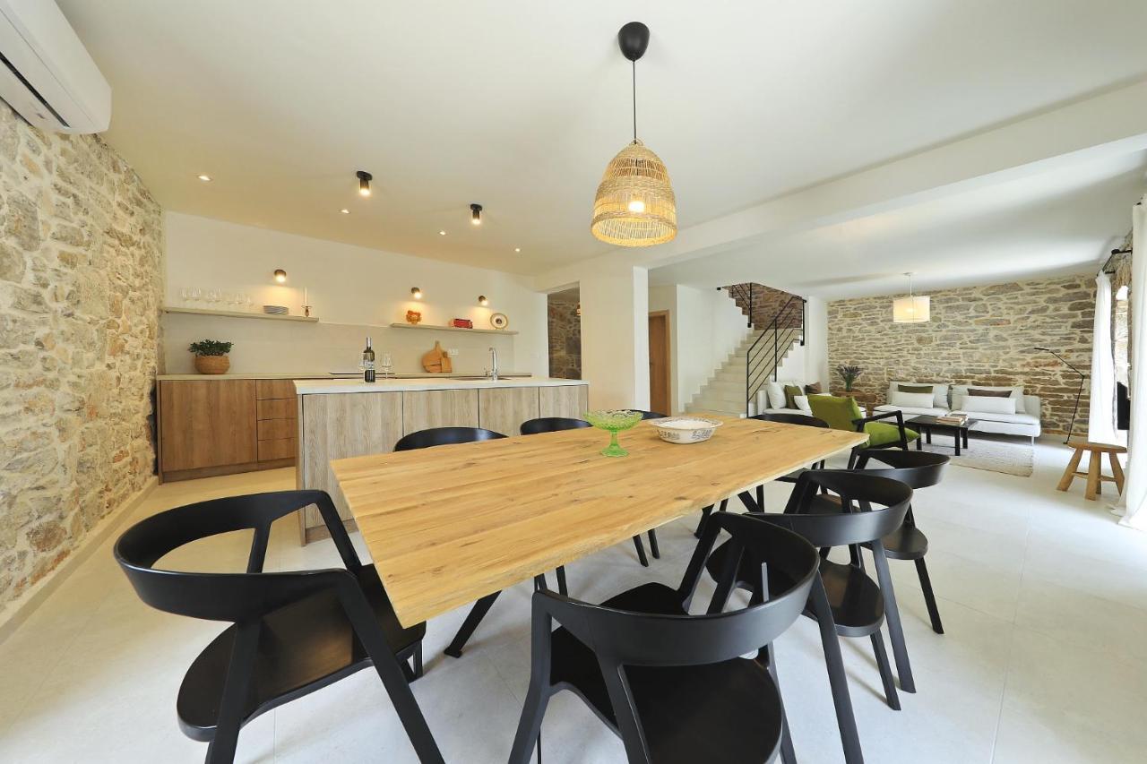 Villa Mira With A Heated Pool And A Sea View Božava Exteriér fotografie